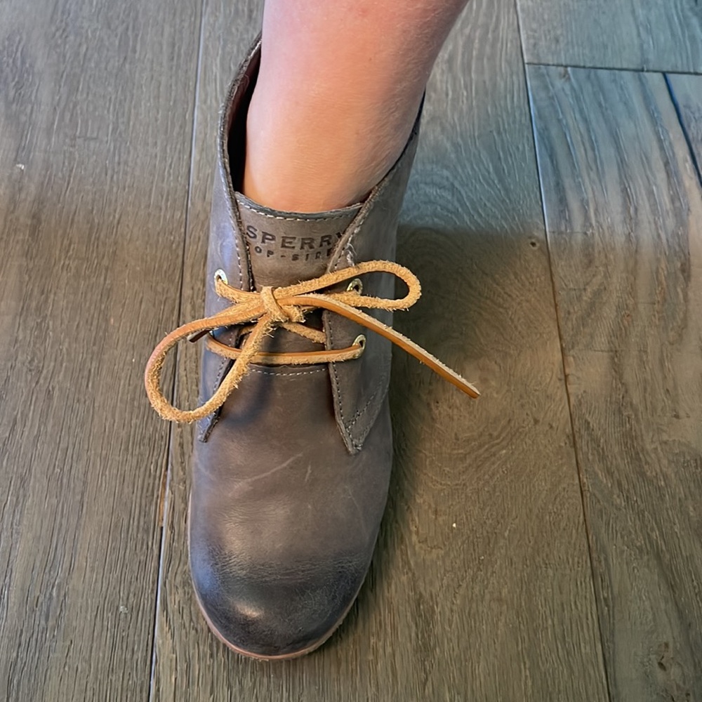 Sperry Heels - Picture 2 of 4